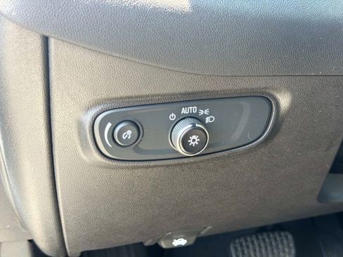 Used 2023 Chevrolet Equinox RS w/ RS Leather Package FWD image 27