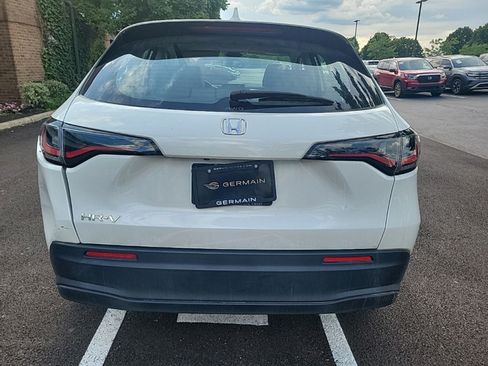 Used 2023 Honda HR-V LX image 9