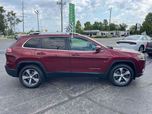 Used 2019 Jeep Cherokee Limited AWD/4WD image 10