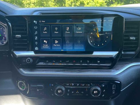 Used 2022 Chevrolet Silverado 1500 LTZ w/ LTZ Premium Package AWD/4WD image 19