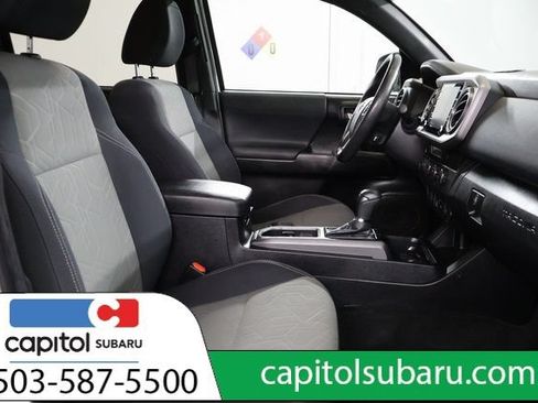 Used 2022 Toyota Tacoma TRD Off-Road w/ Technology Package AWD/4WD image 28