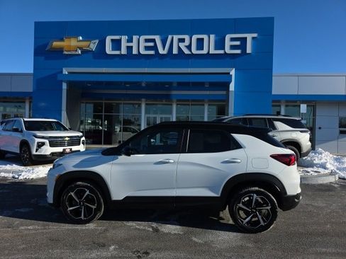 Used 2023 Chevrolet TrailBlazer RS w/ Convenience Package image 3