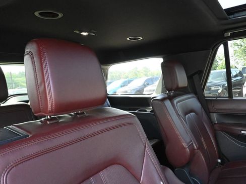 Used 2024 Ford Expedition Limited AWD/4WD image 35