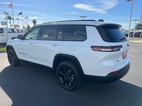 Used 2023 Jeep Grand Cherokee L Laredo AWD/4WD image 22