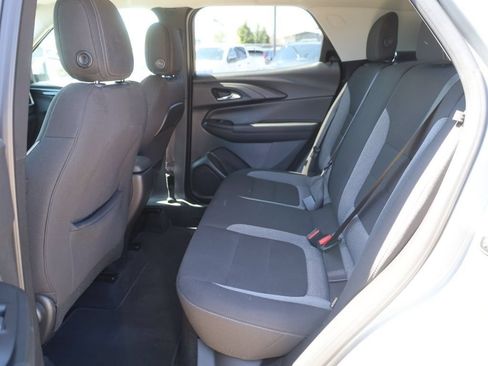 Used 2025 Chevrolet TrailBlazer LT FWD image 24