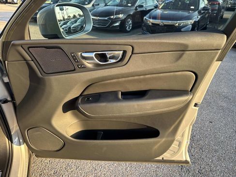 Used 2023 Volvo XC60 B5 Ultimate w/ Protection Package Premier image 14