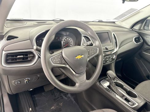Used 2023 Chevrolet Equinox LT image 4