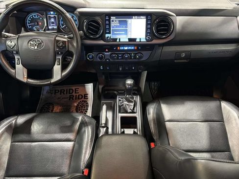 Used 2020 Toyota Tacoma SR5 AWD/4WD image 15
