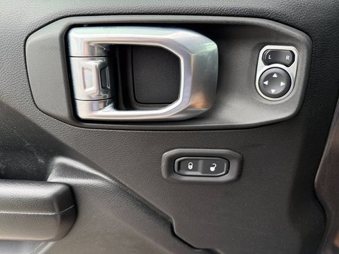 Used 2021 Jeep Gladiator Sport AWD/4WD image 25