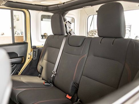 Used 2020 Jeep Wrangler Unlimited Rubicon w/ Dual Top Group image 32