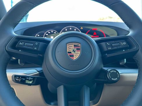 New 2026 Porsche Cayenne image 25