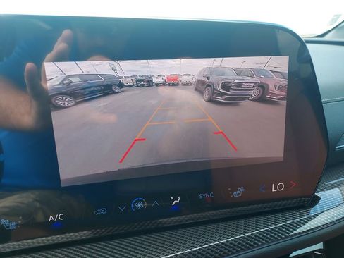 New 2027 Chevrolet Traverse Z71 w/ LPO, Floor Liner Package AWD/4WD image 23