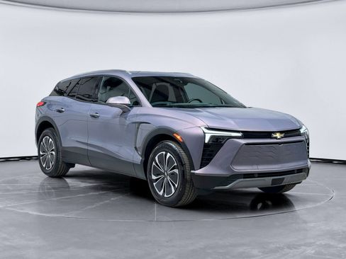 Used 2025 Chevrolet Blazer EV LT AWD/4WD image 4