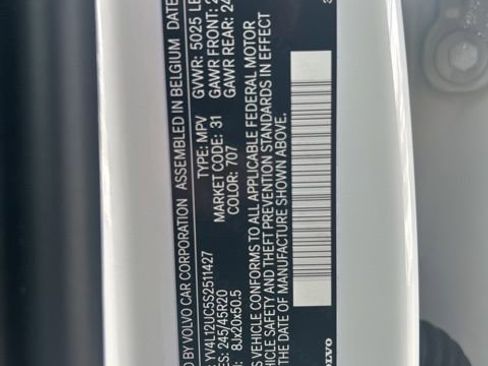 Certified 2025 Volvo XC40 B5 Plus image 27