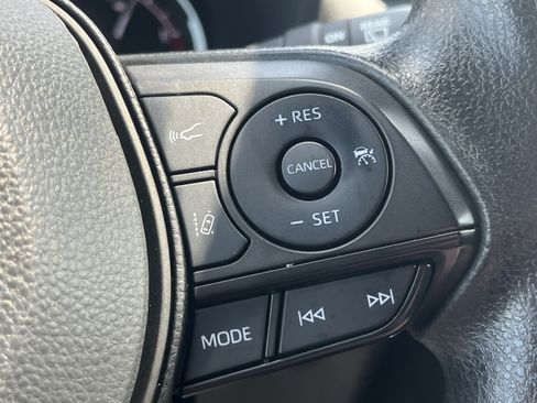 Used 2024 Toyota RAV4 XLE FWD image 17
