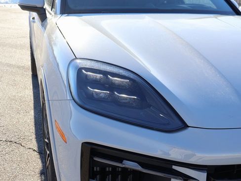 New 2026 Porsche Cayenne Coupe image 14