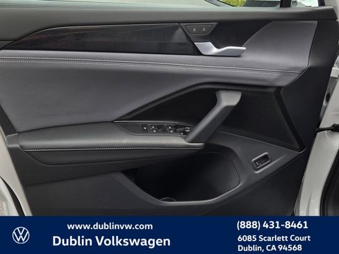Certified 2026 Volkswagen Tiguan SE AWD/4WD image 10