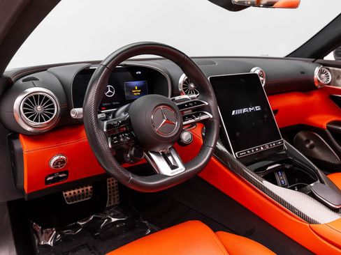 Used 2022 Mercedes-Benz SL 63 AMG 4MATIC image 2