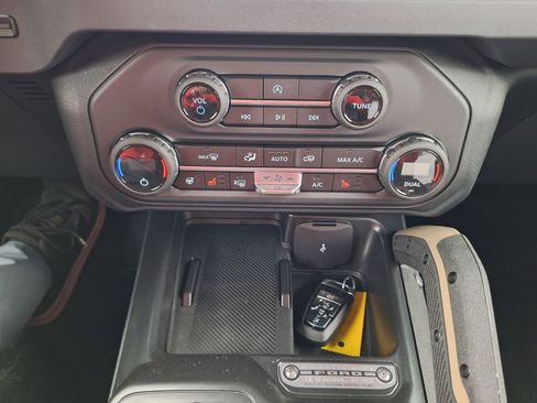 New 2025 Ford Bronco Badlands w/ Sasquatch Package image 12