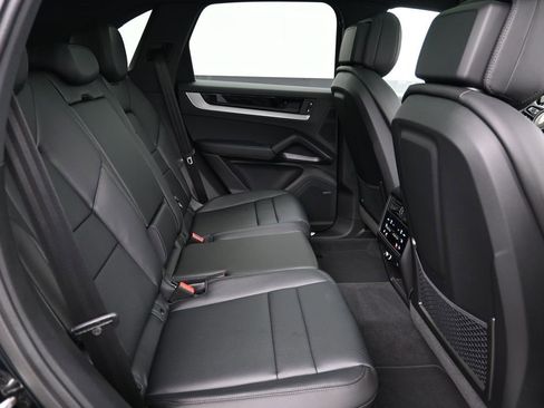 New 2026 Porsche Cayenne image 19