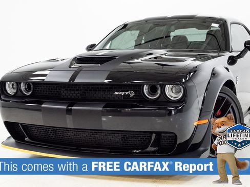 Used 2018 Dodge Challenger SRT Hellcat RWD image 2