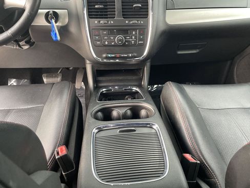 Used 2019 Dodge Grand Caravan GT FWD image 24
