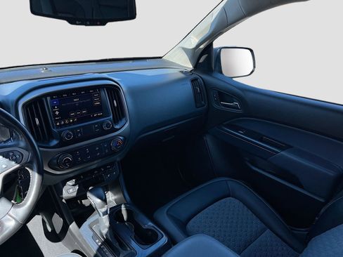 Used 2022 Chevrolet Colorado Z71 AWD/4WD image 23