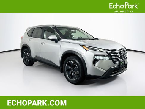 Used 2025 Nissan Rogue SV AWD/4WD image 1