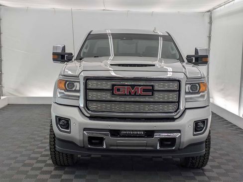 Used 2019 GMC Sierra 2500 Denali AWD/4WD image 9