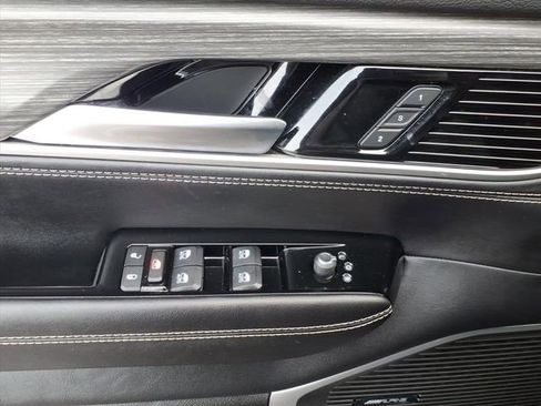 Used 2024 Jeep Wagoneer Series II w/ Flexible Seating Group image 28