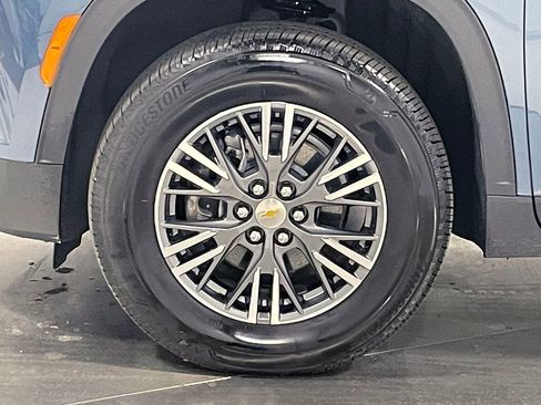 Used 2025 Chevrolet Traverse LT w/ LPO, Floor Liner Package AWD/4WD image 17