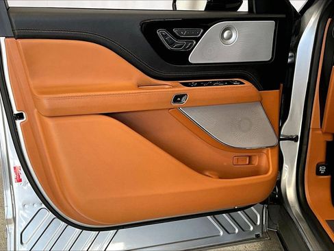 Used 2023 Lincoln Aviator Black Label image 25