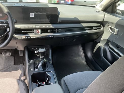Used 2025 Kia K4 LXS image 24