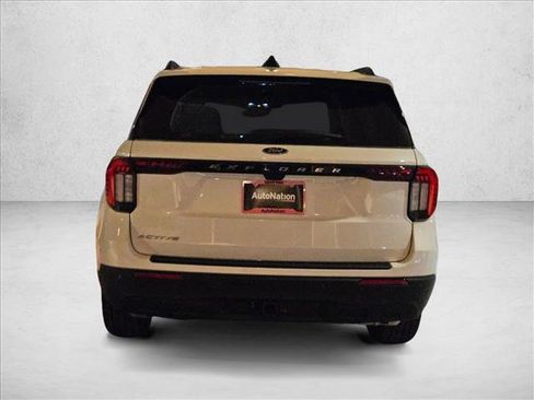 New 2025 Ford Explorer Active image 7