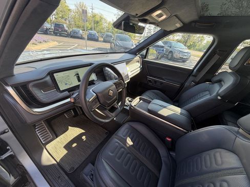 Used 2023 Rivian R1T Adventure AWD/4WD image 14