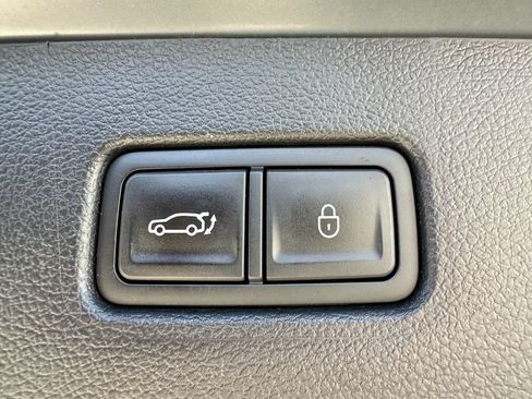 Used 2025 Genesis GV80 2.5T Standard AWD/4WD image 31