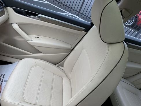 Used 2018 Volkswagen Passat 2.0T SE image 29