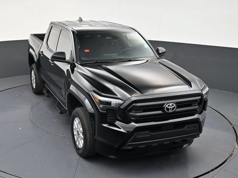 Used 2025 Toyota Tacoma SR AWD/4WD image 18