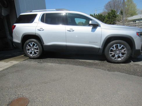 Used 2020 GMC Acadia SLT w/ LPO, Floor Liner Package image 4
