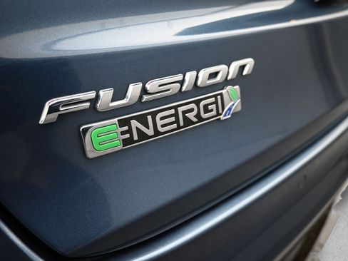 Used 2019 Ford Fusion Energi Titanium FWD image 26