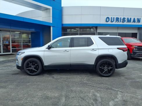Used 2022 Chevrolet Traverse LS image 6
