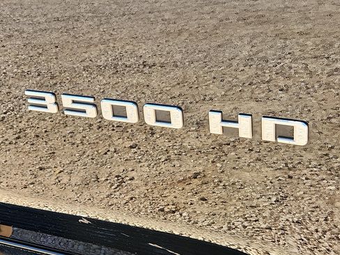 Used 2024 Chevrolet Silverado 3500 LT w/ Convenience Package image 8