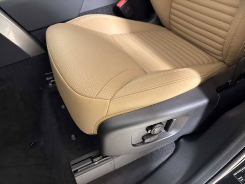 New 2026 Land Rover Discovery Dynamic SE AWD/4WD image 17