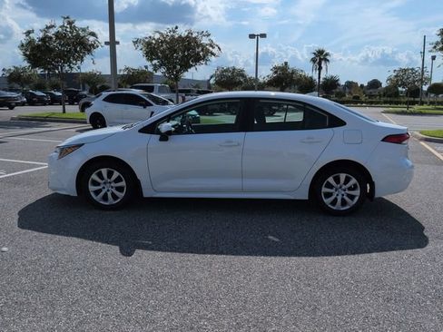 Certified 2025 Toyota Corolla LE FWD image 7
