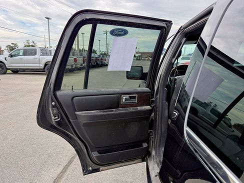 Used 2017 Lincoln Navigator Reserve AWD/4WD image 15