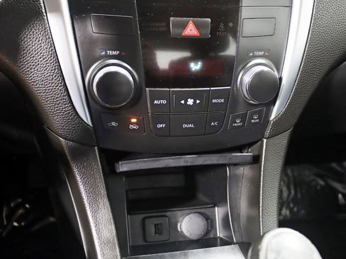 Used 2011 Suzuki Kizashi Sport GTS AWD/4WD image 19