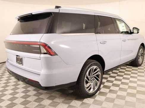 New 2025 Lincoln Navigator Reserve image 22