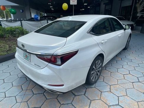 Used 2023 Lexus ES 350 w/ Accessory Package (Z2) FWD image 8