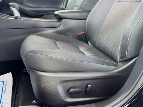 Used 2025 Nissan Altima 2.5 SV FWD image 23