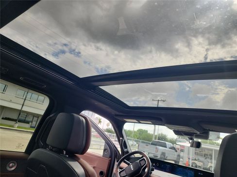 New 2026 Lincoln Navigator Reserve AWD/4WD image 24